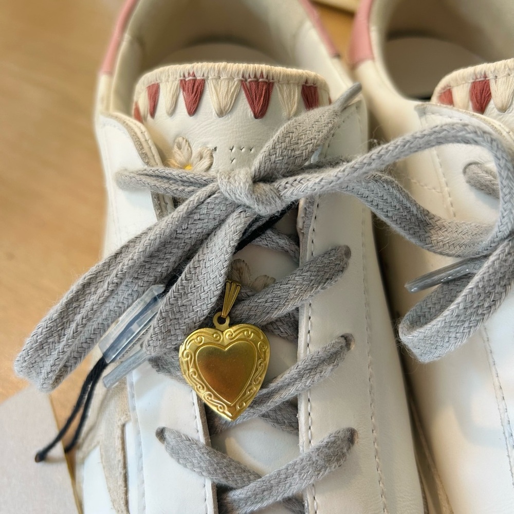Golden Goose SUPER STAR Rare ❤️White Sneakers with Pink Accents and Beige Star - Picture 5 of 15